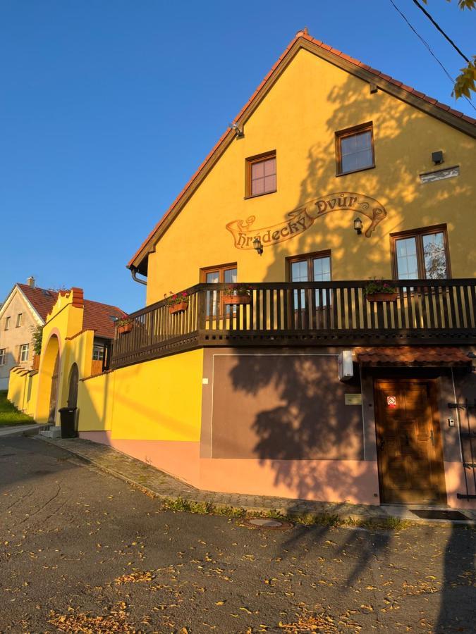Penzion Hradecky Dvur Plzen Ngoại thất bức ảnh